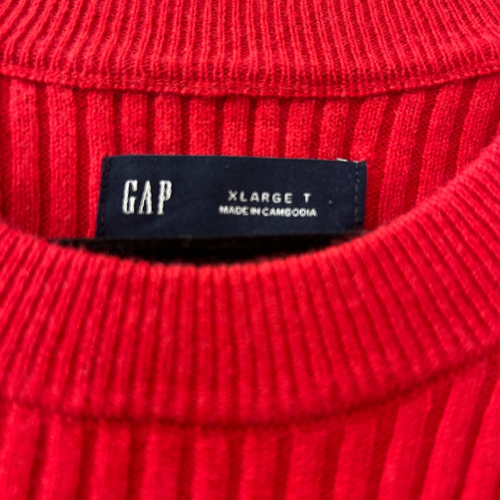 GAP Red Ribbed Crewneck Sweater - Picture 2 of 3